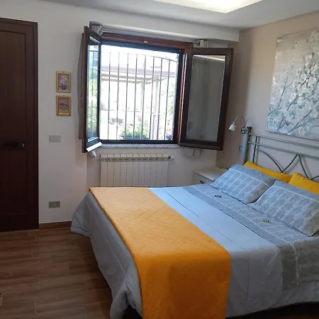 Letizia 3* Castelbuono (Sicily)