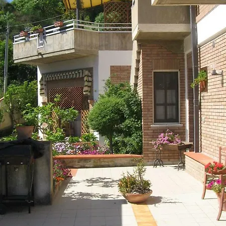 Letizia Bed & Breakfast Castelbuono (Sicily)