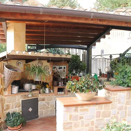 Letizia 3* Castelbuono (Sicily)